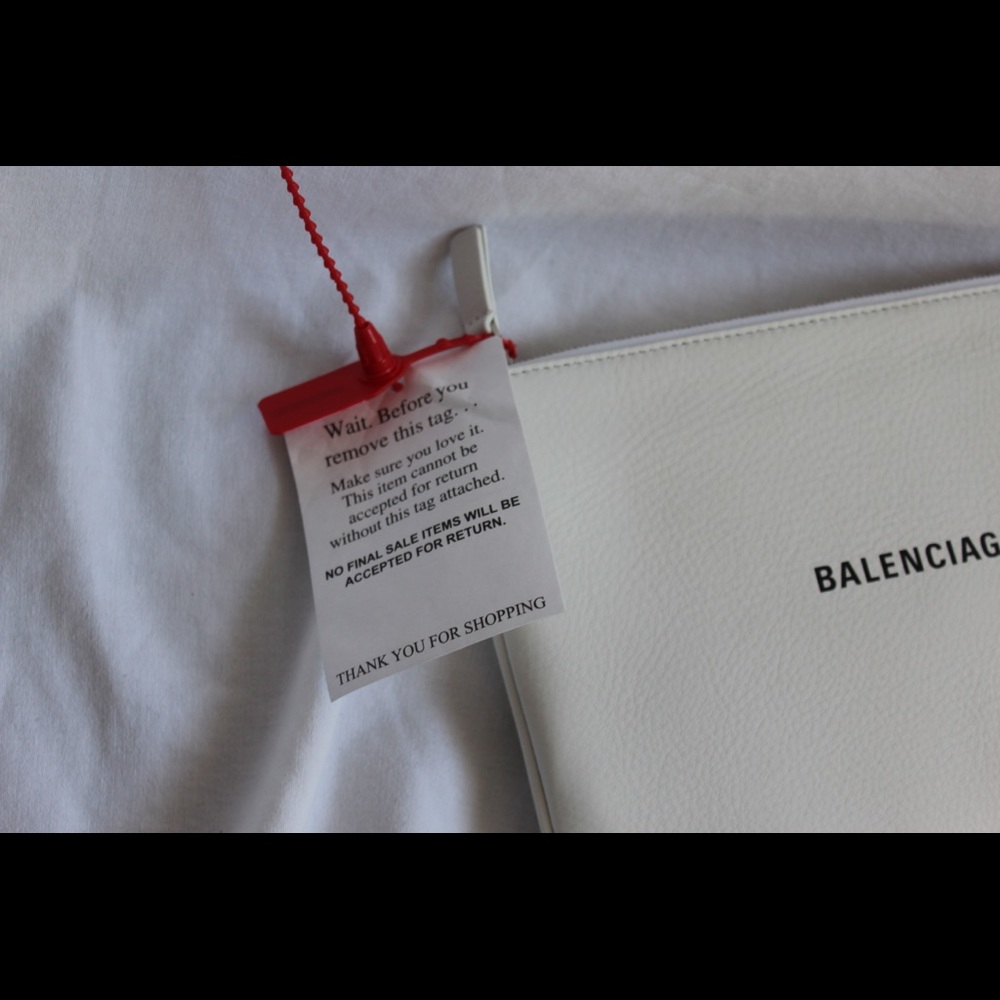 NWT Authentic Balenciaga Everyday Pouch White - Picture 5 of 6